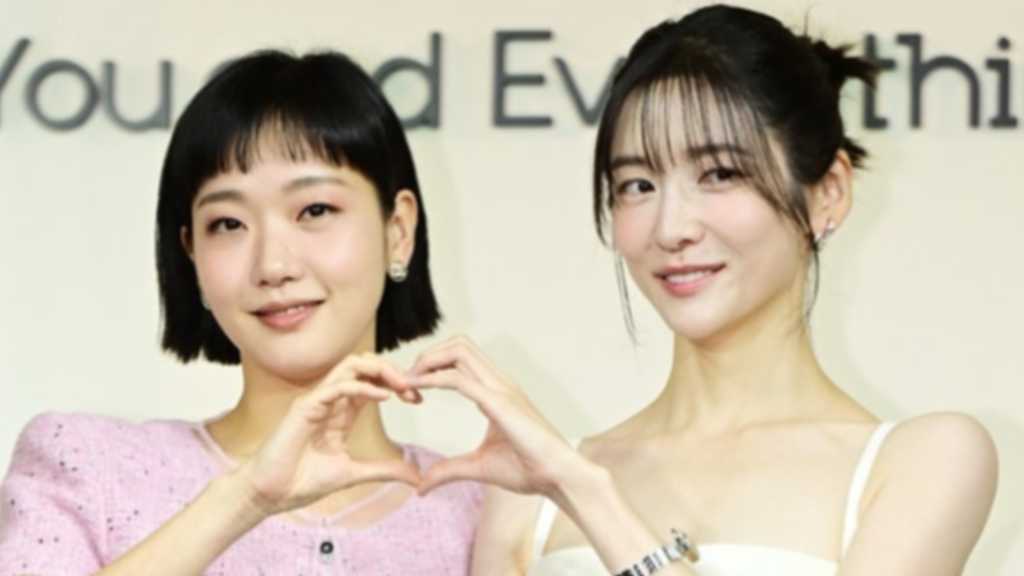 【PHOTO】キム・ゴウン＆パク・ジヒョン、Netflix「ウンジュンとサンヨン」制作発表会に出席…涙する場面も