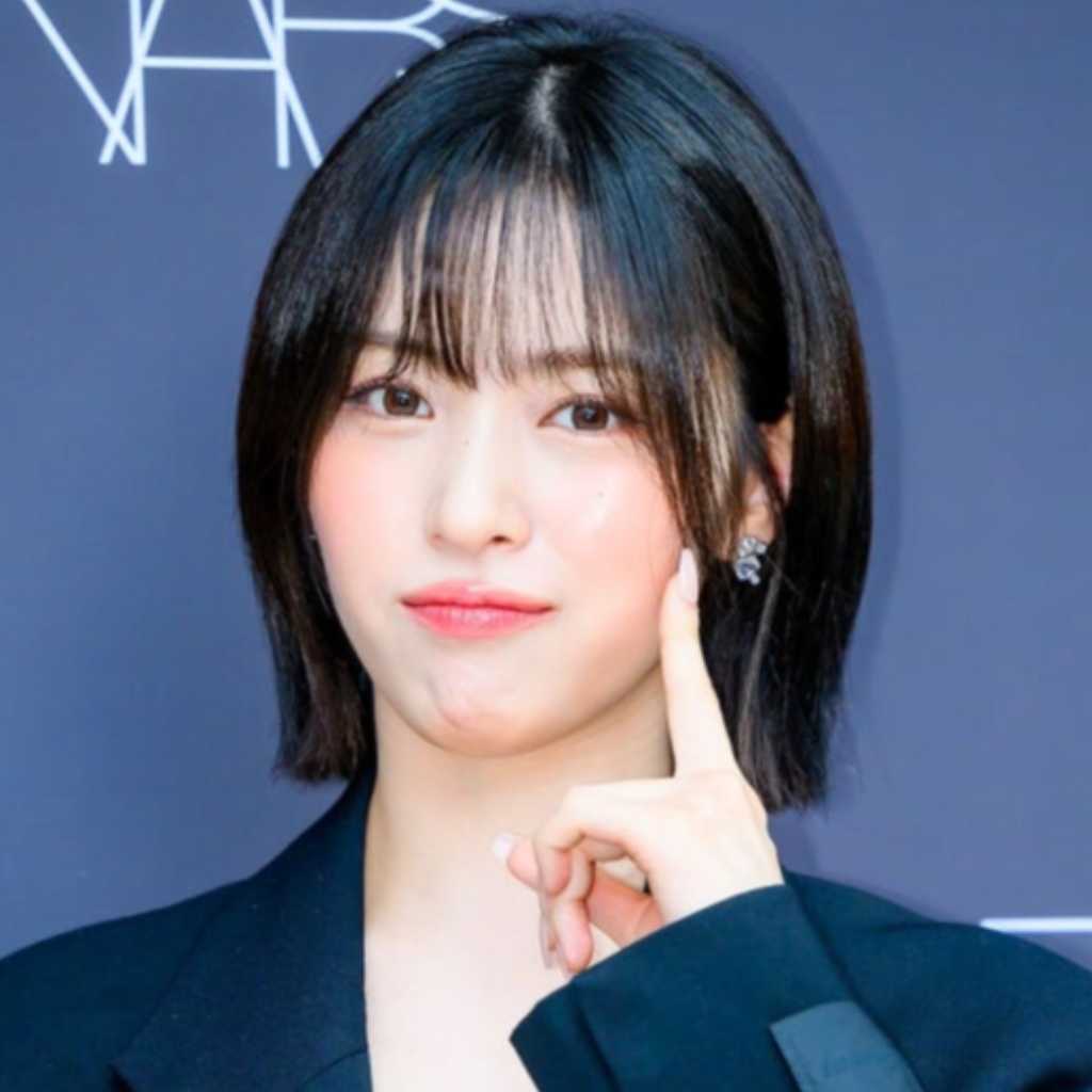 ITZY リュジン、海外公演でショートパンツに手を入れる場面が拡散…本人が釈明・謝罪「すごく痛かった」