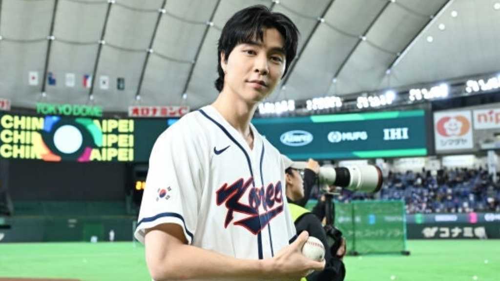 【PHOTO】NCT ジャニー、東京ドームに登場！WBC韓国戦の始球式で見事な投球を披露