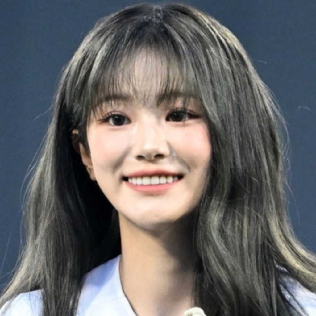 【PHOTO】QWER チョダン、始球式に登場…可愛らしいユニフォーム姿