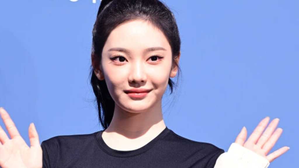 aespaのNINGNING、変装なしで明洞の街中に！自然体で魅力あふれる近況に注目