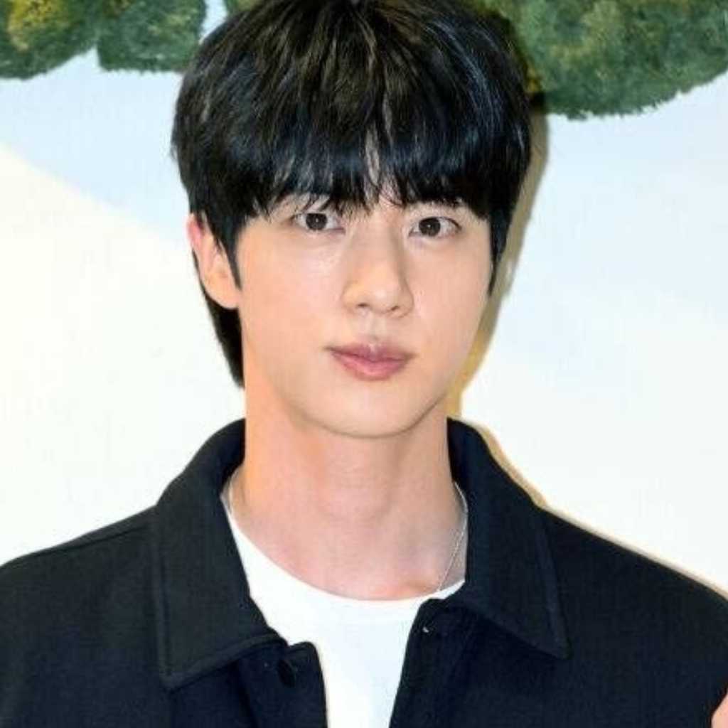 BTS ジン、誕生日を控え…児童・青少年のため約1000万円を寄付