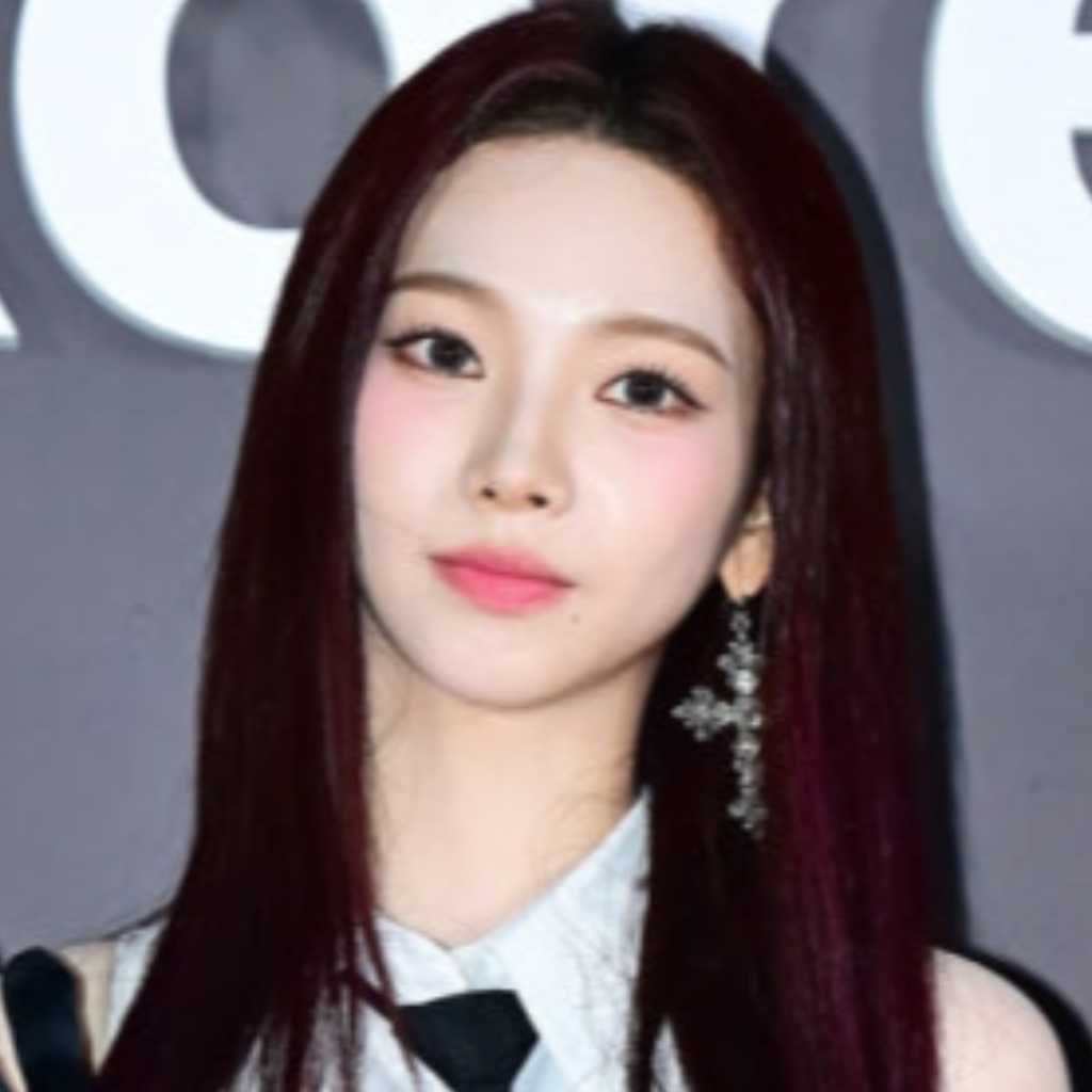 aespaのKARINA、インスタ写真をめぐる議論を謝罪「全くそんな意図はなかった」