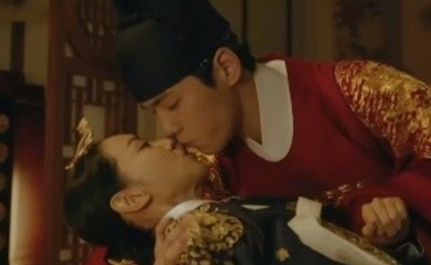 哲仁王后 キム ジョンヒョン シン ヘソンの代わりにお茶を飲み突然キス Kstyle