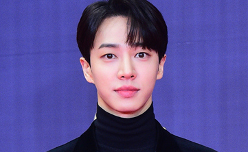 【PHOTO】Highlight イ・ギグァンからAB6IX イ・デフィまで「2022 KBS芸能大賞」レッドカーペットに登場