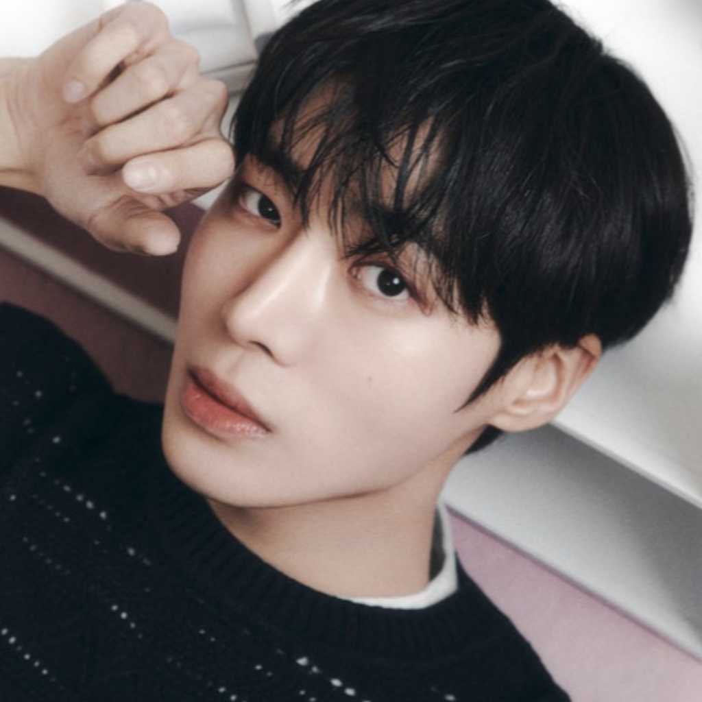 チュ・ヨンウ、爽やかな春の彼氏スタイルに！自由な日常のワンシーンを完成