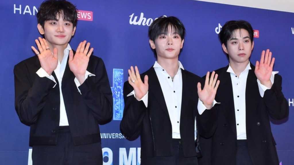 【PHOTO】LUCY「Hanteo Music Awards 2025」レッドカーペットに登場