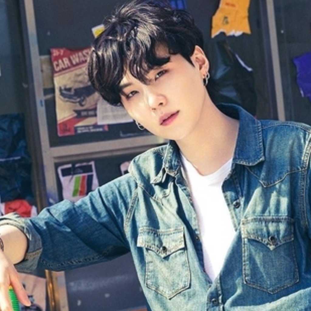 BTSのSUGA、休暇使用で社会服務要員勤務終了…7人全員が社会復帰へ
