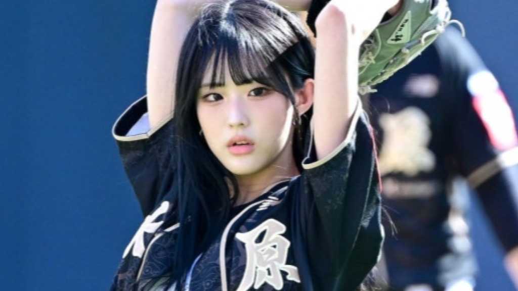 【PHOTO】ICHILLIN' ジュニ、始球式に登場…可愛らしいユニフォーム姿