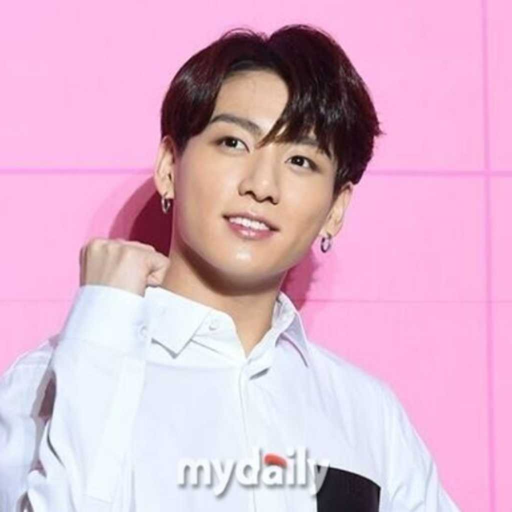 BTS ジョングク、シェフのような料理の腕前を披露！片手で卵を割る姿も