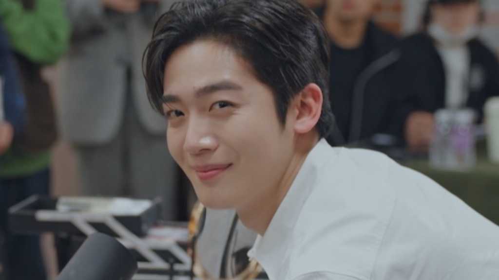 キム・ヨハンを“国宝級イケメン”と大絶賛!メイクアップクリエイターGYUTAE「第4次恋愛革命」をテーマにピンクメイク披露