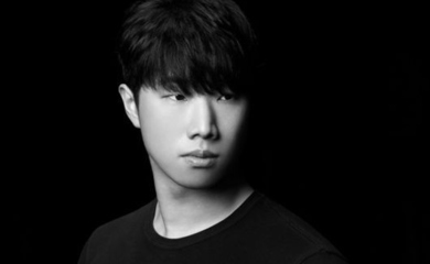 SG WANNABE キム・ジノ、ファンのために20分も走って差し入れ？心温まる美談が話題に