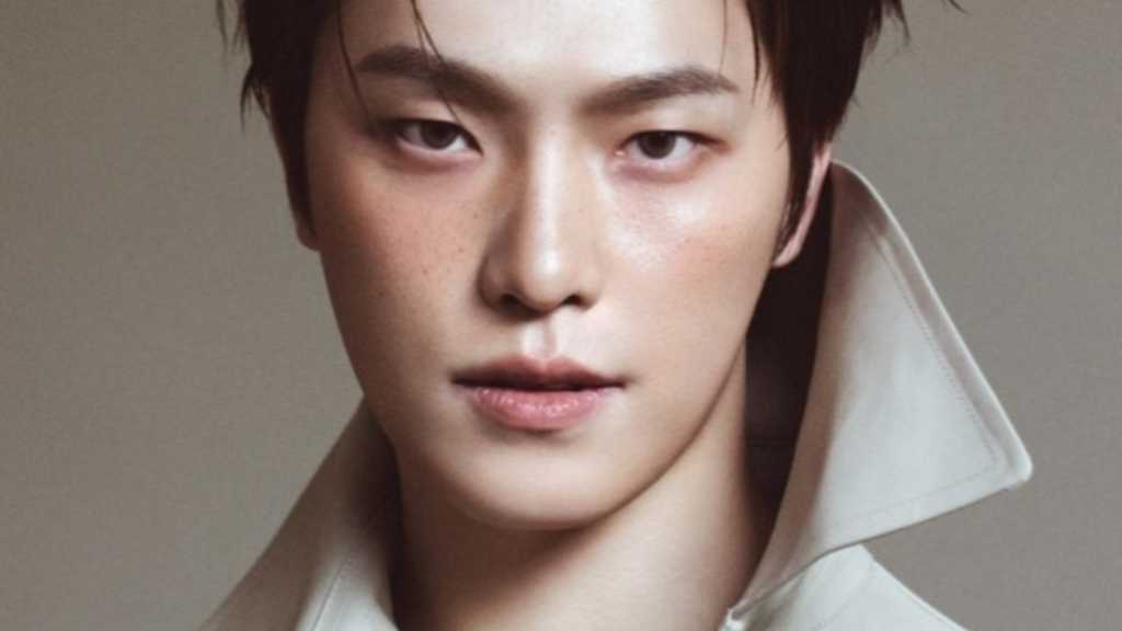 SEVENTEEN ディノ、雑誌「CREA」春号特別版の表紙に登場！そばかすメイクで成熟した魅力を披露