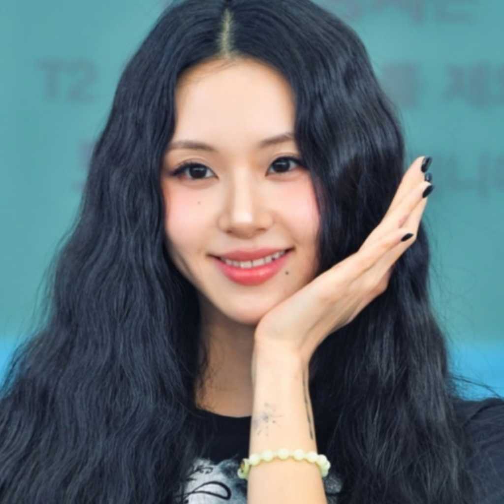 TWICE チェヨン、JYPと契約終了…直筆手紙で発表「自分だけのLIL FANTASYの世界で音楽を続けていく」