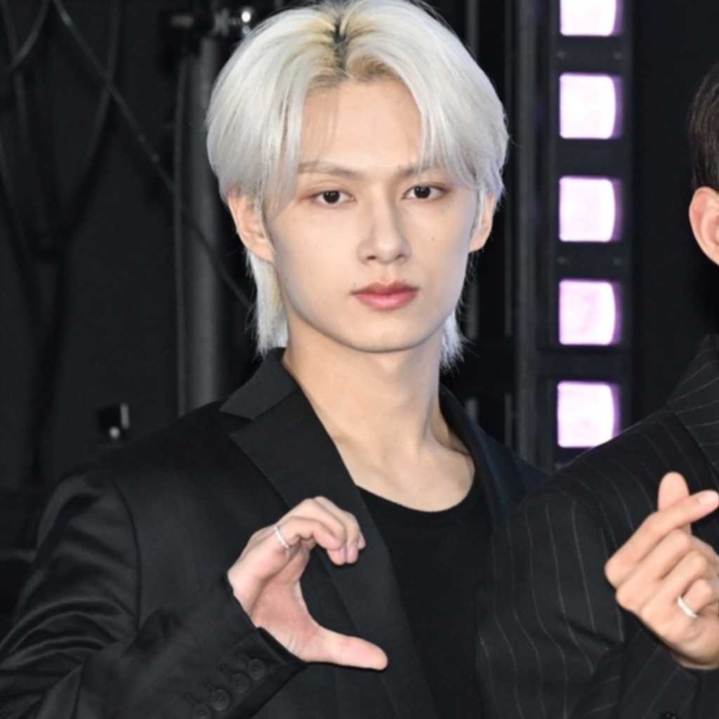 SEVENTEEN ジュン、中国映画「捕风追影」で悪役に！スチールカットが解禁…試写会でのグループ愛も話題