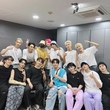SEVENTEEN、公演会場でBTS（防弾少年団） ジョングク＆NCTのメンバーたちと記念ショット！豪華すぎる交流が話題に