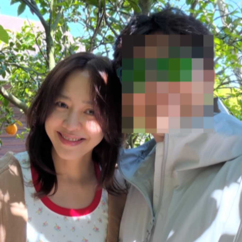 カン・ソンヨン、離婚から約2年5ヶ月で再婚を発表…夫との2ショットを公開
