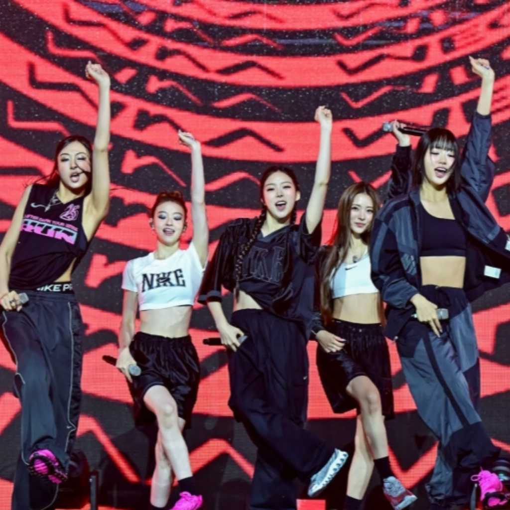 【PHOTO】MEOVV、CRUSH、Davichi、ランニング大会「AFTER DARK TOUR SEOUL 10K」で祝賀公演を披露