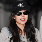 【PHOTO】BLACKPINK ジェニー＆リサ＆ロゼ、京セラドーム公演を終えて韓国へ…チャーター機で帰国（動画あり）