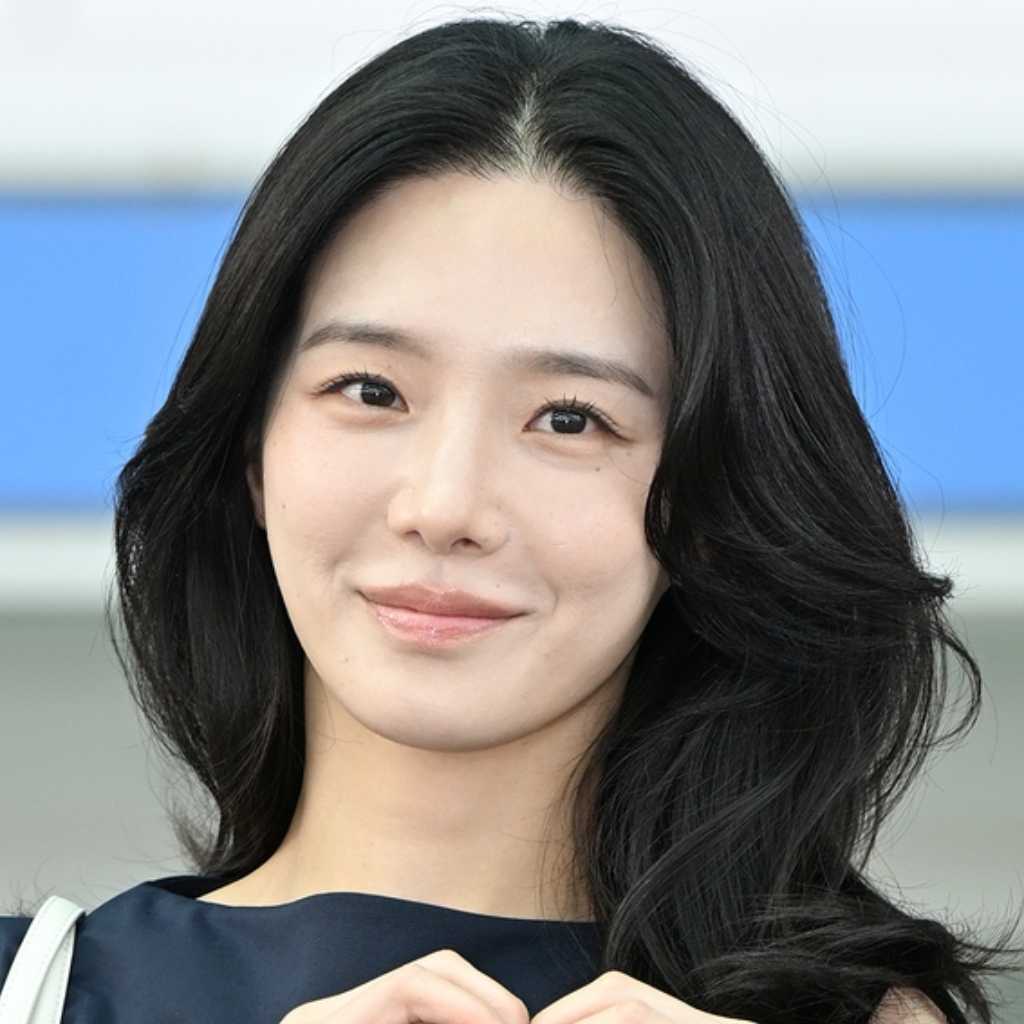 【PHOTO】パク・ギュヨン、海外スケジュールのためアメリカへ出国