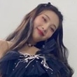 Red Velvet ジョイ、美脚にドキッ！セクシーな雰囲気漂うブラックドレス姿を公開