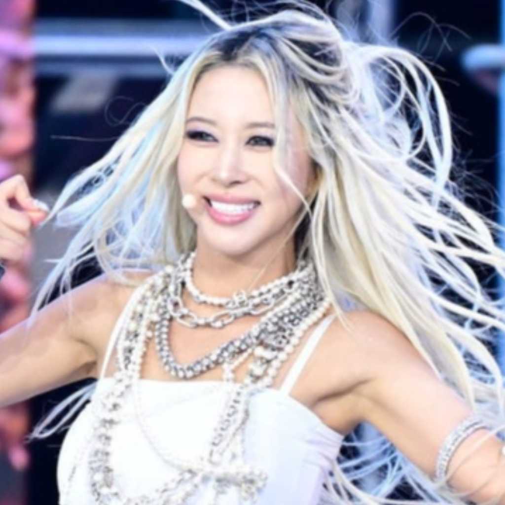 【PHOTO】宇宙少女 ダヨン＆BE'O「2025 スーパーモデル選抜大会」祝賀ステージに登場