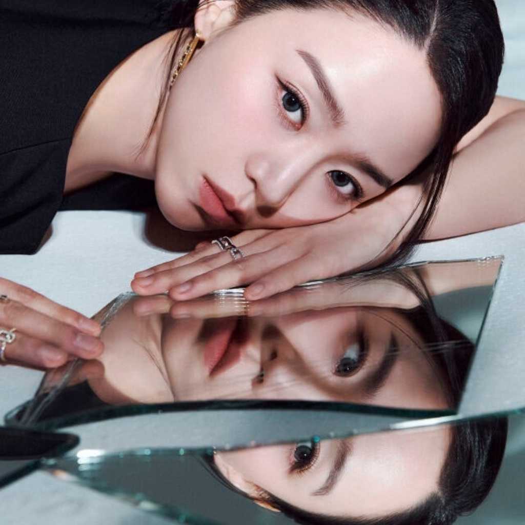 Netflix「サラ・キムという女」シン・ヘソン“ストレスが溜まってお菓子をたくさん食べてしまった”