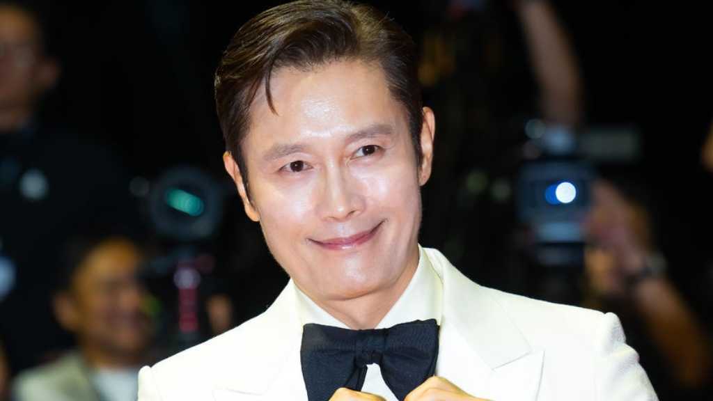 【PHOTO】イ・ビョンホン「釜山国際映画祭」開幕式のレッドカーペットに登場