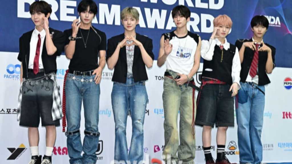 NCT WISHが6人の王子に！？デビュー2周年当日に韓国でファンミーティングを開催…ポスターが話題