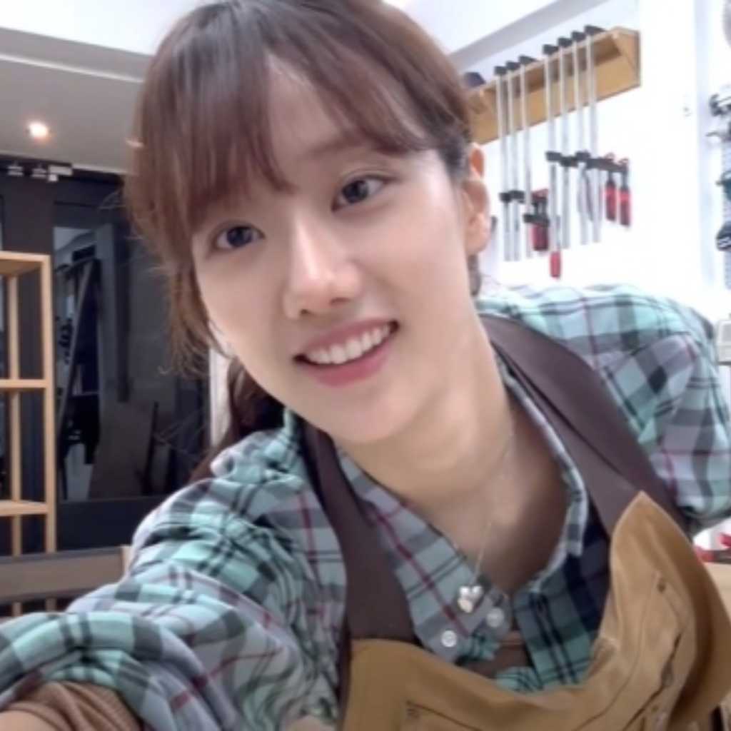 元April ナウン、度重なるいじめ議論も…個人YouTubeチャンネルで活動を再開