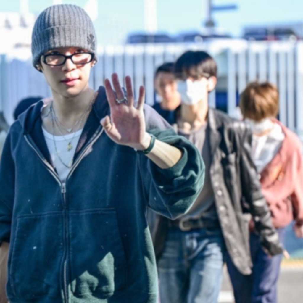 【PHOTO】NCT WISH、おんぶで手を振る姿も!ファンミーティングのため台湾へ出国