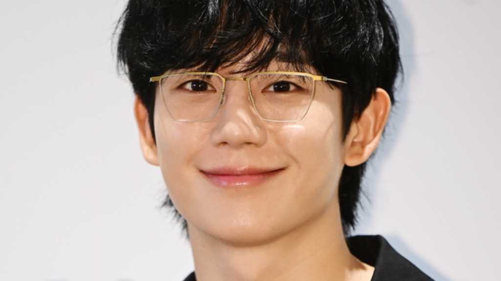 【PHOTO】チョン・ヘイン、アイウェアブランド「LINDBERG」のイベントに出席…爽やかなメガネ姿