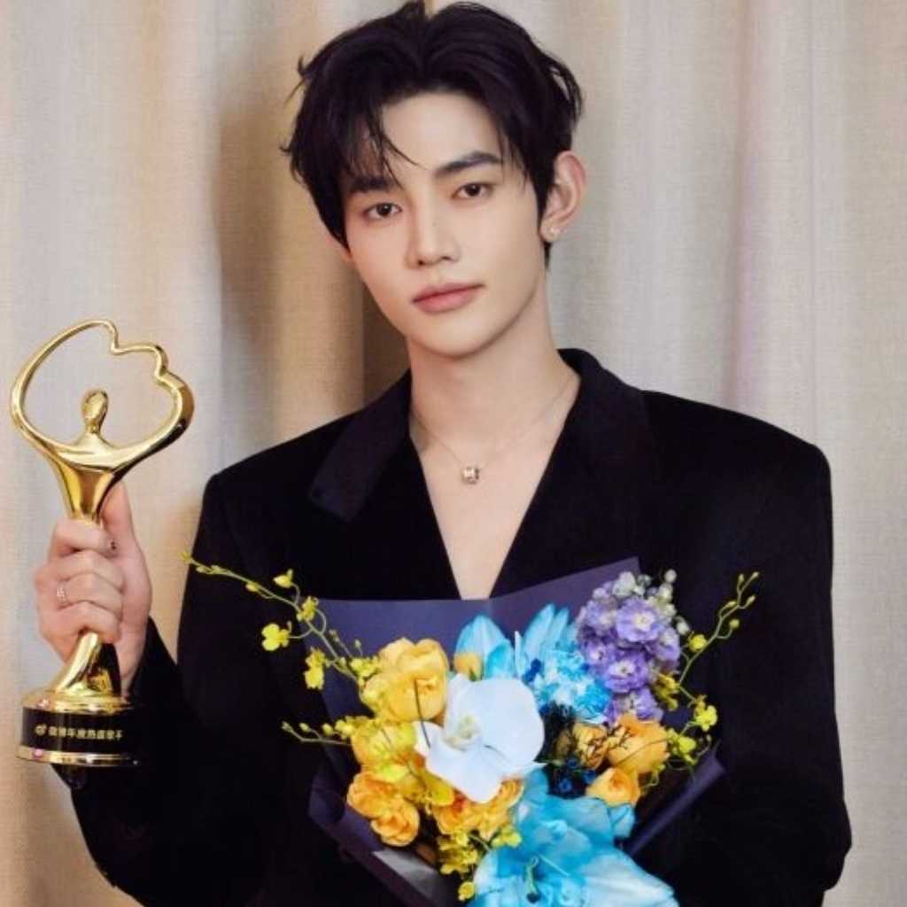 ZEROBASEONE ジャン・ハオ、K-POP歌手で唯一！中国「Weiboの夜」話題性・影響力の部門で受賞