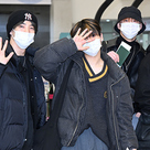 【PHOTO】n․SSign、初の単独ファンミーティングのため日本へ出国…笑顔で挨拶