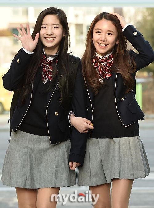 Photo Twice チェヨン ハンリム芸能芸術高校に入学 先輩 ダヒョンと一緒に登校 Kstyle