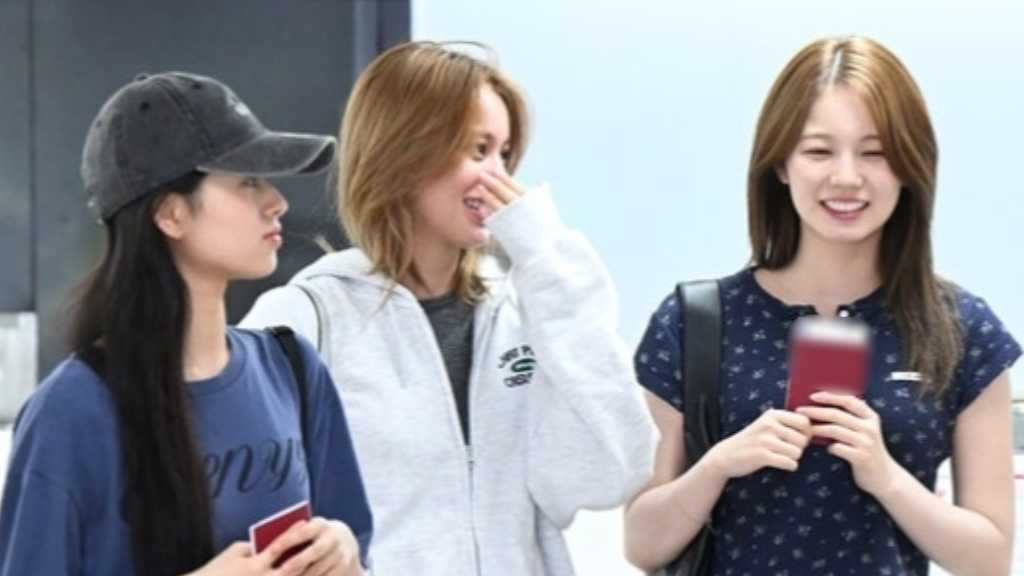 【PHOTO】NiziU アヤカ＆リマ＆ニナ、スケジュールのため日本へ（動画あり）