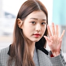 【PHOTO】IVE ウォニョン、ファッションウィークに参加するためフランスへ出国…美脚に注目