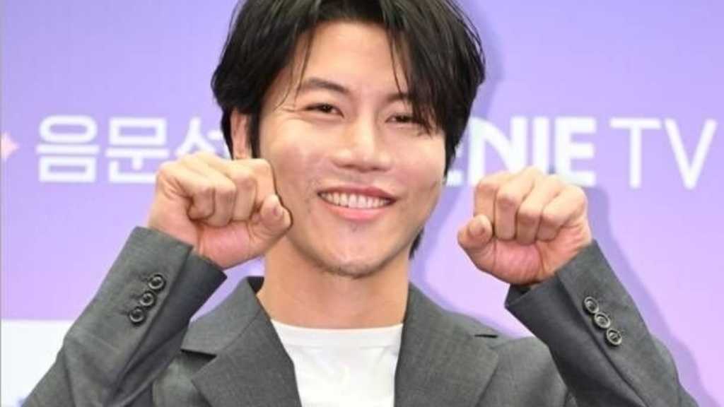 「ホープ」「犯罪都市2」出演ウム・ムンソク、結婚を発表！“お互い支え合って幸せに暮らしていく”