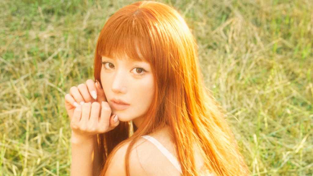 IZ*ONE出身クォン・ウンビ、爽やかなオレンジヘアに大胆イメチェン!新曲「DEJAVU」コンセプトフォト公開