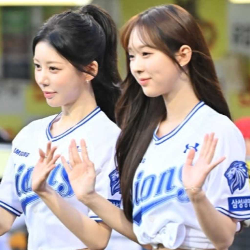【PHOTO】tripleS チョン・ヘリン＆スミン、始球・始打式に登場