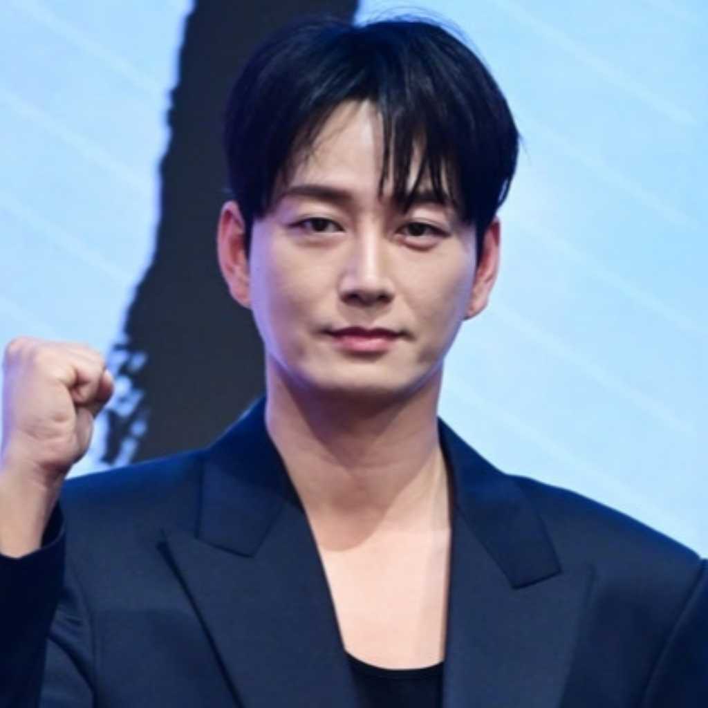 イ・ヒョヌク、初の大河ドラマ挑戦に意気込み！チャン・ヒョクの美男子役にも期待