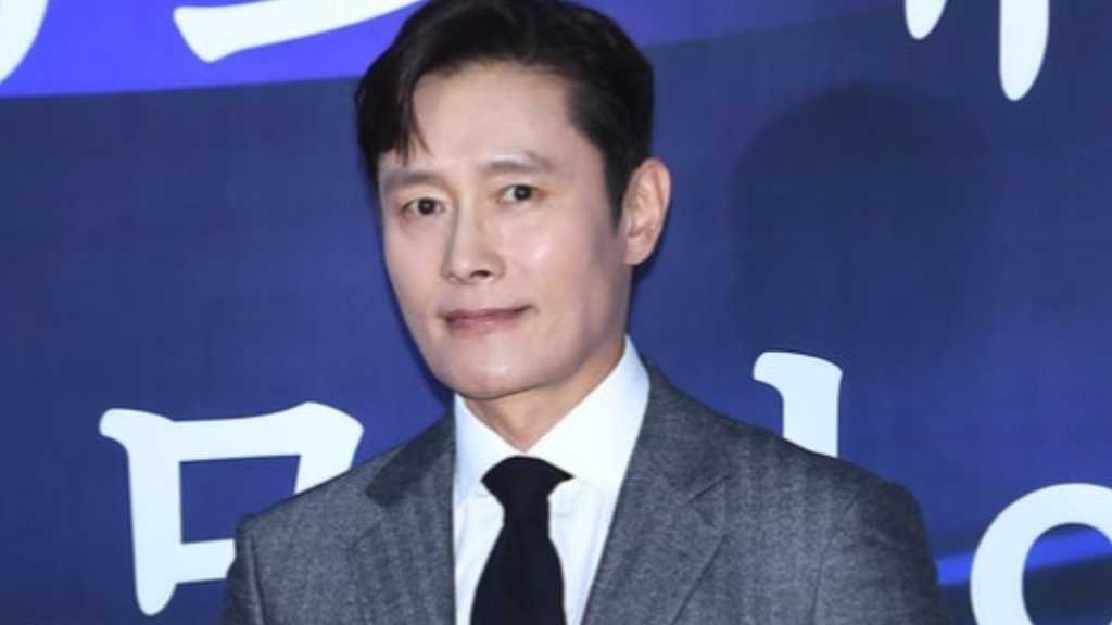 イ・ビョンホン、米ゴールデングローブ賞で韓国人初となる男優主演賞の受賞ならず