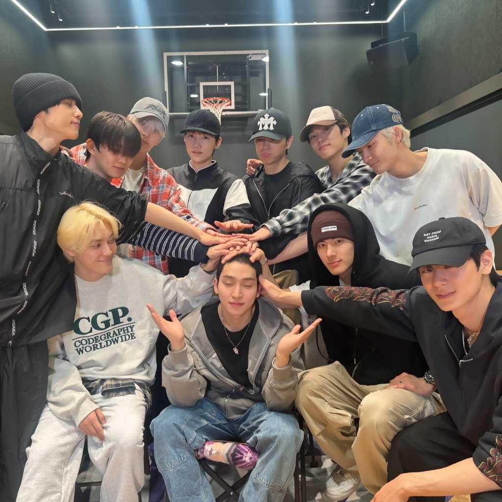 THE BOYZ サンヨン、本日（3/17）軍隊へ！短髪姿を公開…メンバーたちと集合写真も