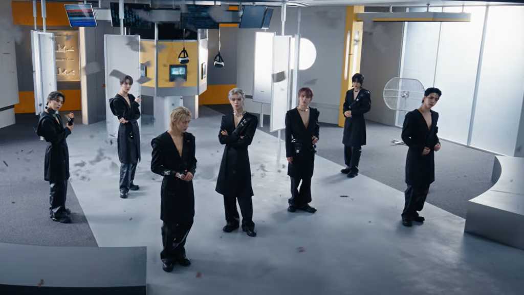 NouerA、タイトル曲「n（number of cases）」MV公開…新たな魅力を披露