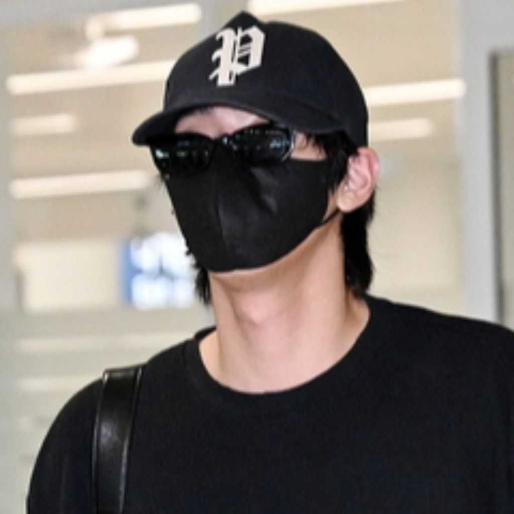 【PHOTO】アン・ヒョソプ、ファッションウィークを終えて韓国に到着（動画あり）