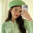 Red Velvet ジョイ、春の雰囲気溢れるセルフショットを公開…細い腰のラインに視線集中