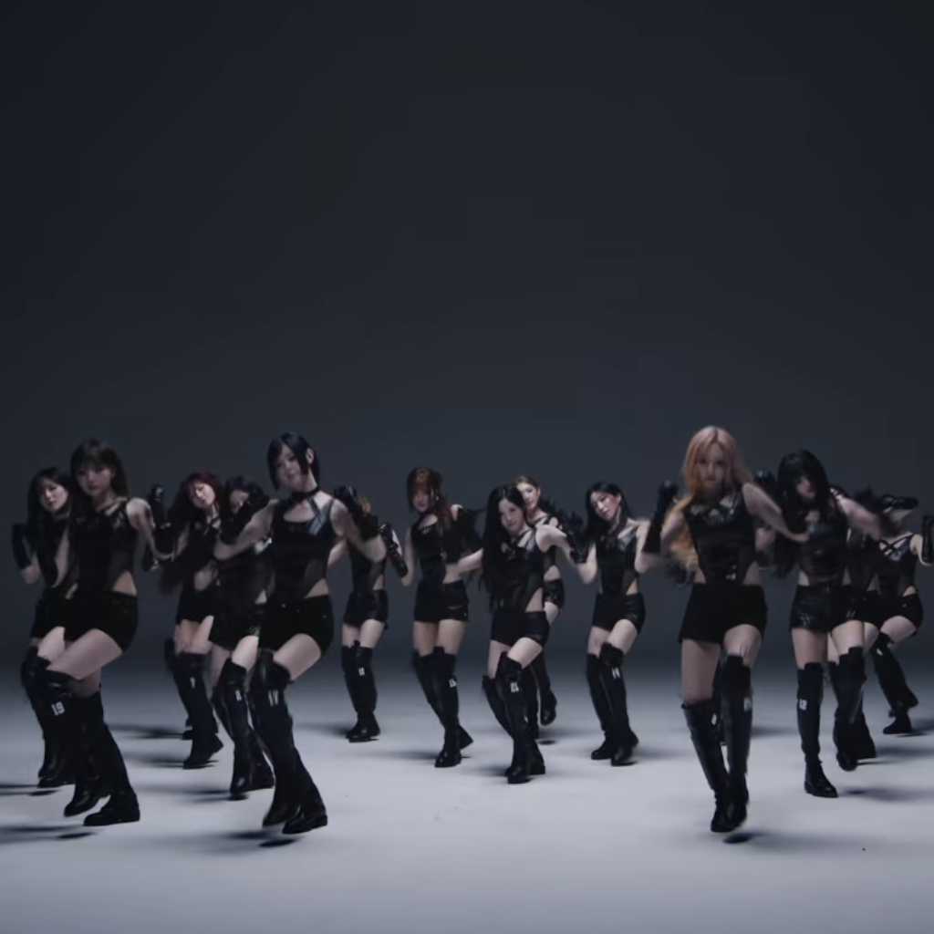 tripleS、24人の完全体によるタイトル曲「Andless」MV公開…迫力のある群舞に注目