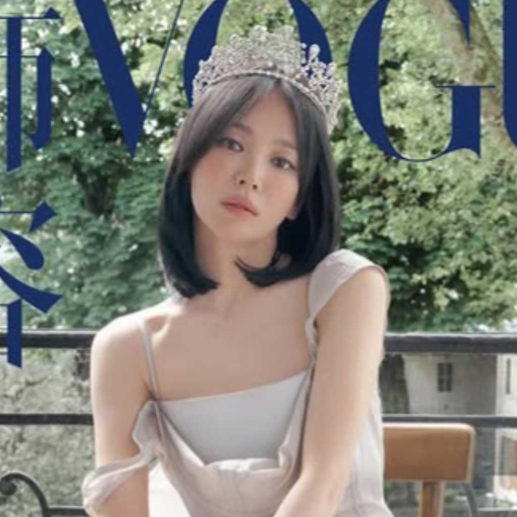 ソン・ヘギョ、まるで現代の女王風に！中国大陸が震えたファッション誌「VOGUE CHINA」最新グラビア