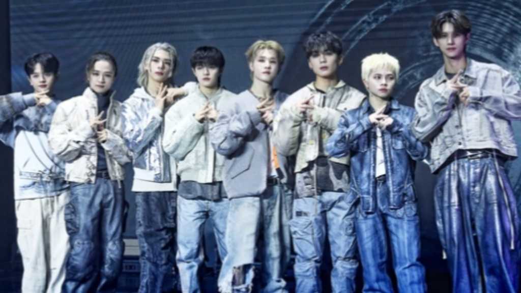 SHINee - ギズモ FzExp-naQAYGqZ9.jpg
