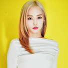 【PHOTO】CLC出身チャン・イェウン、インタビューで見せた華やかな魅力